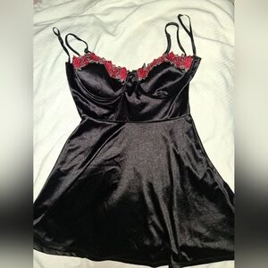 Windsor Elegant Black and Red Lace Rose Chemise M FINAL PRICE DROP